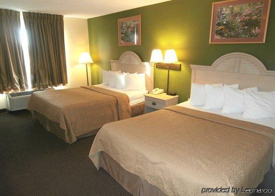 Quality Inn Merriam Kansas Bagian luar foto