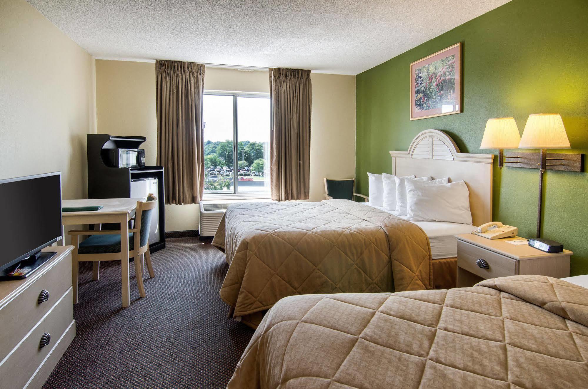 Quality Inn Merriam Kansas Bagian luar foto